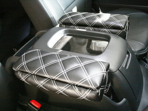 200系 ハイエース スーパーGL S-GL 専用 1型～8型対応 ダイヤカットデザイン シートカバー フロント・セカンド用 + コンソール付きアームレスト